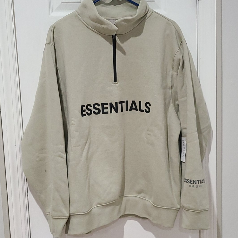 FEAR OF GOD ESSENTIALS
